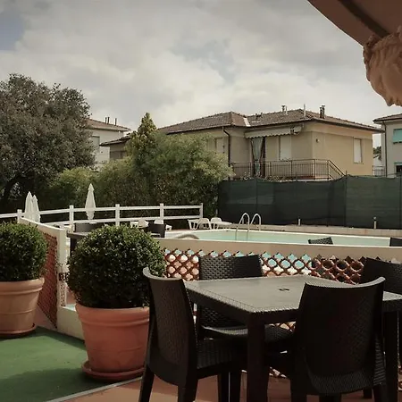 Tirreno Aparthotel 4*