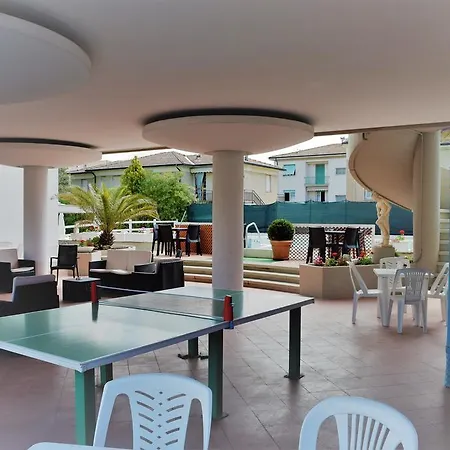 Tirreno Aparthotel 4*